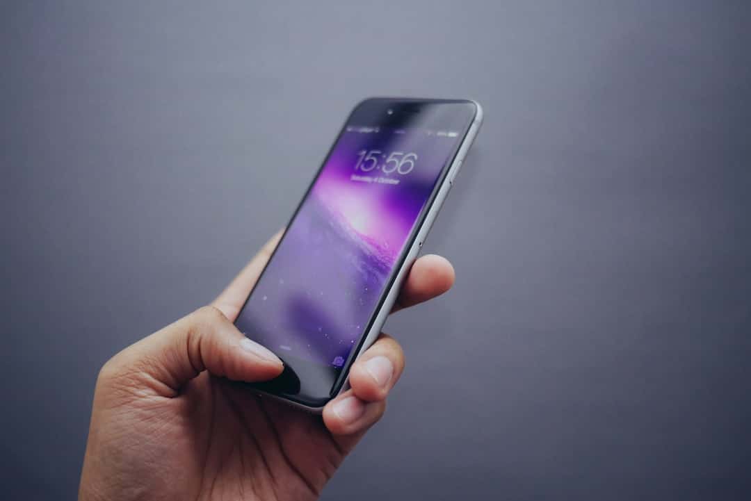 Celular Fácil: app para idosos usarem com autonomia